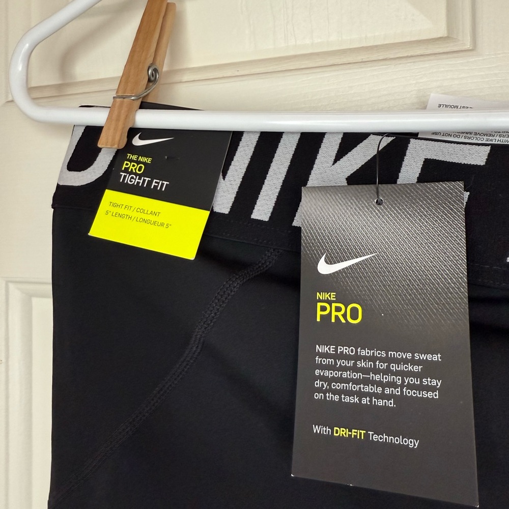Nike Women's Black Pro Athletic Shorts - Picture 5 of 7